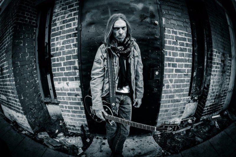 Rex Brown | Photo Credit: Neil Zlowzower