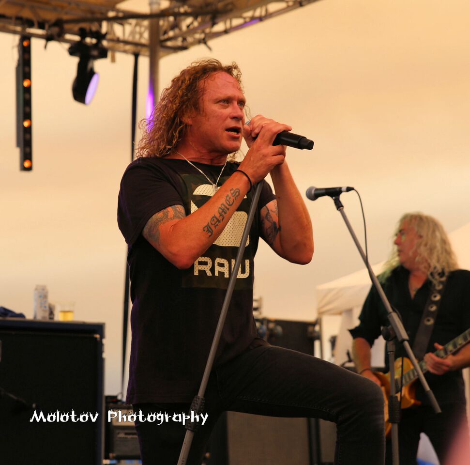 Red Hot Summer Tour: The Screaming Jets - Rottnest Island, WA 2017 | Photo by Molotov Photography