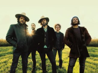 Magpie Salute