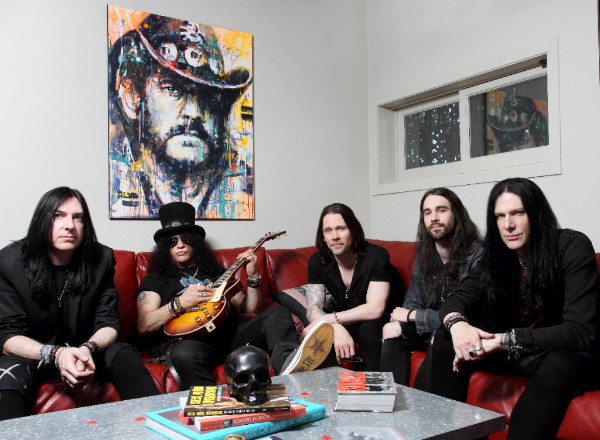 Slash Ft. Myles Kennedy & The Conspirators