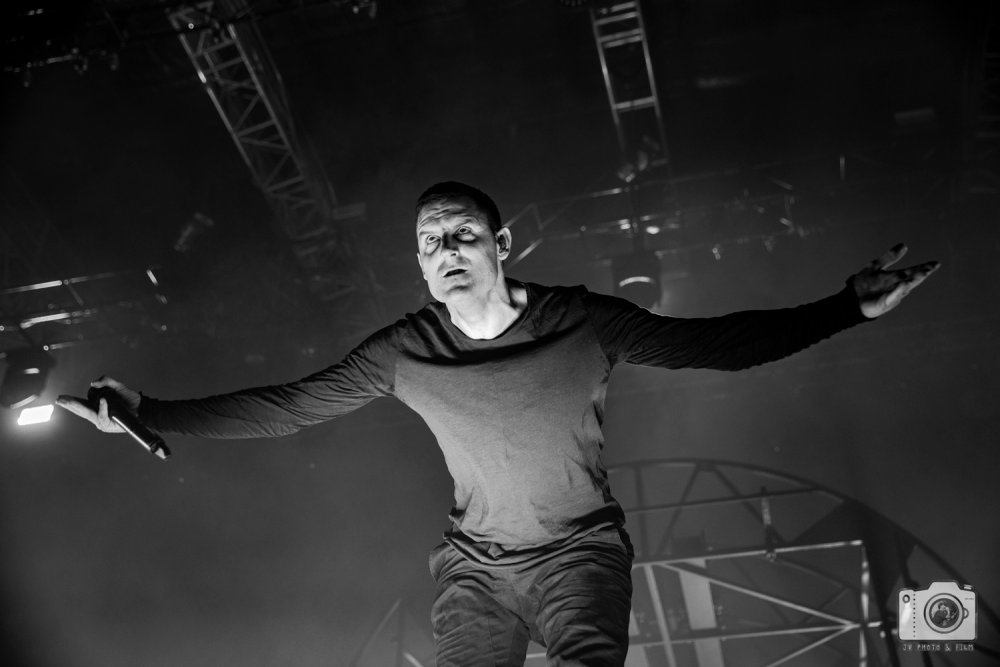 Parkway Drive release lyric video for 'Shadow Boxing' - Distorted