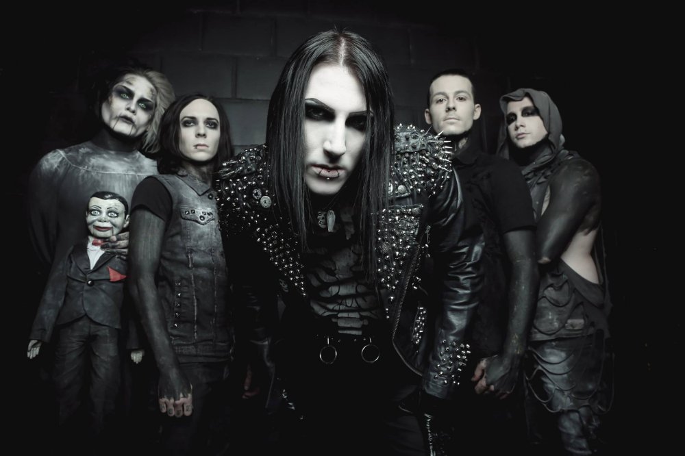 Motionles In White