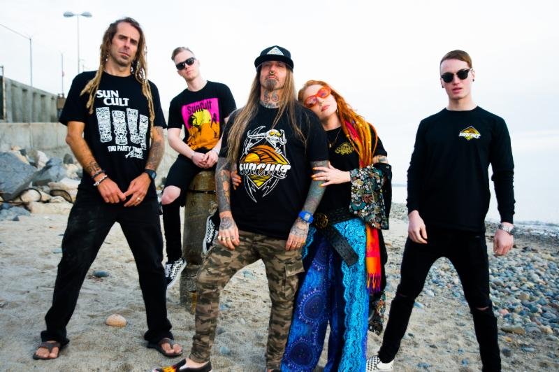 The SUNCULT Family - Randy Blythe & the Fafaras (photo by Andreas Branch)