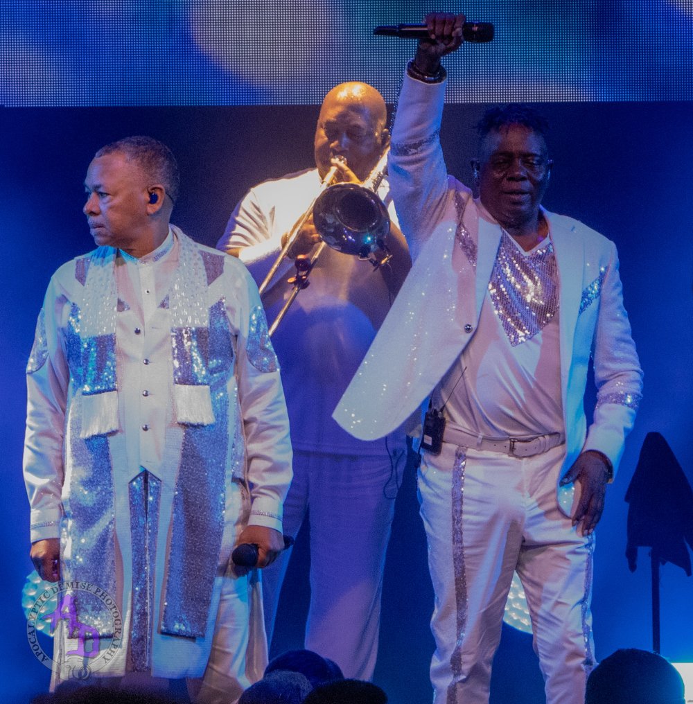 earth wind and fire chicago tour