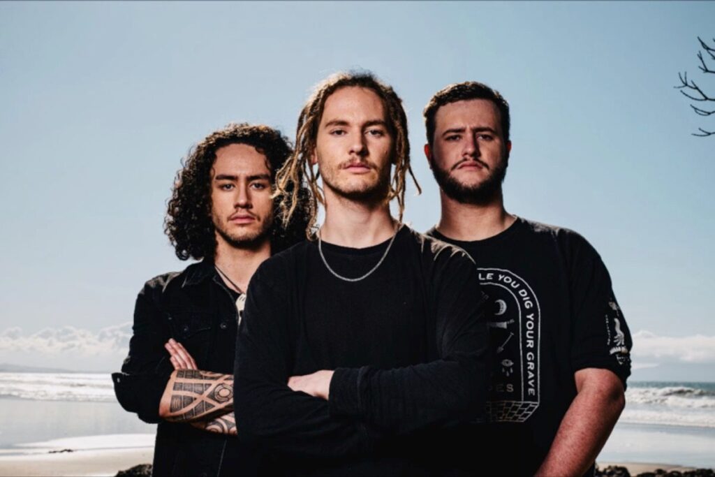 Alien Weaponry