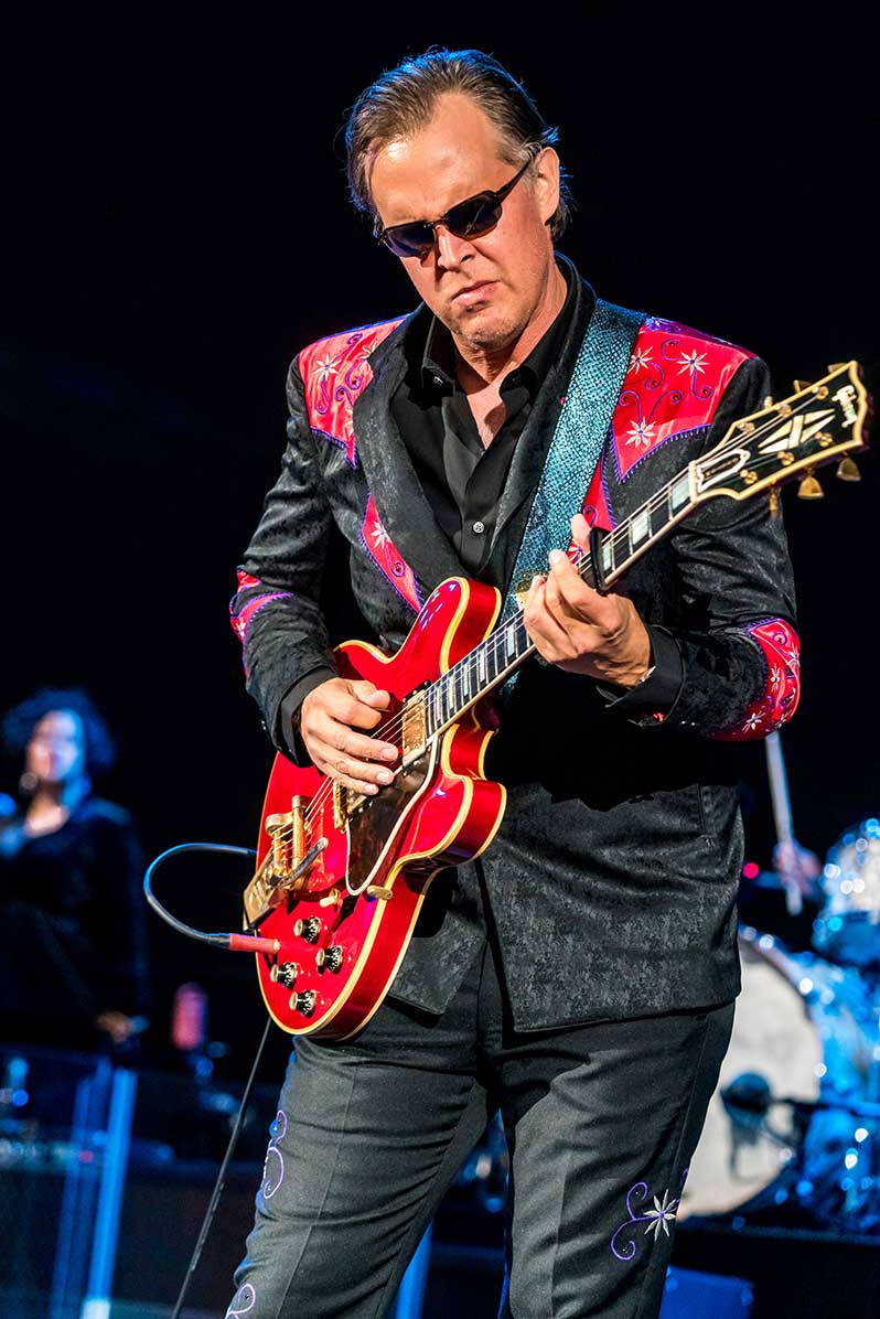 JOE BONAMASSA Releases MindBlowing Live Rendition of "Mind’s Eye
