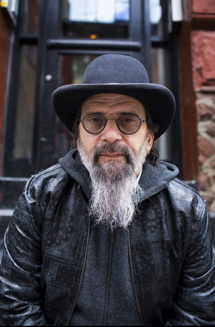 STEVE EARLE The Alone Again Tour, Solo & Acoustic comes to WHITLEY