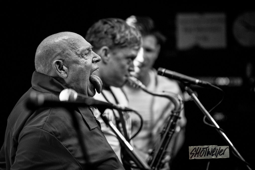 bad manners tour review