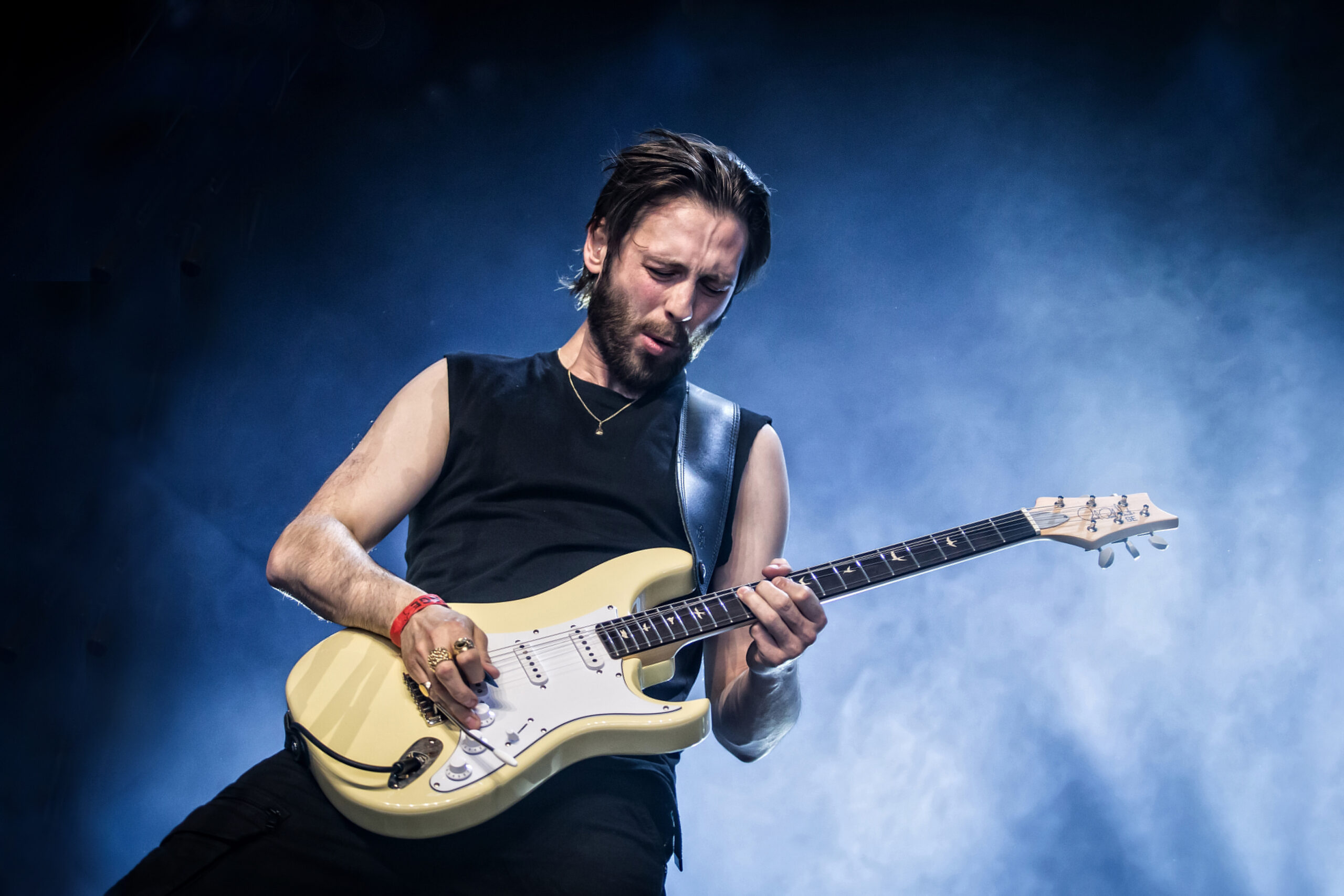 LAURENCE JONES Announces 2024 UK Headline Tour The Rockpit