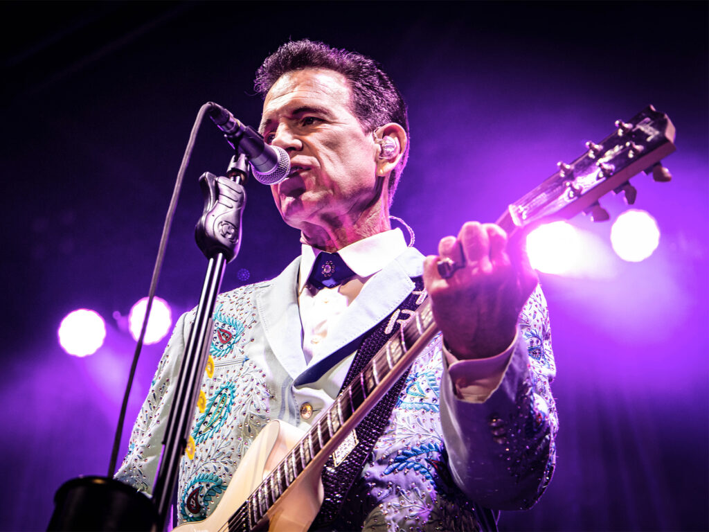 chris isaak tour review