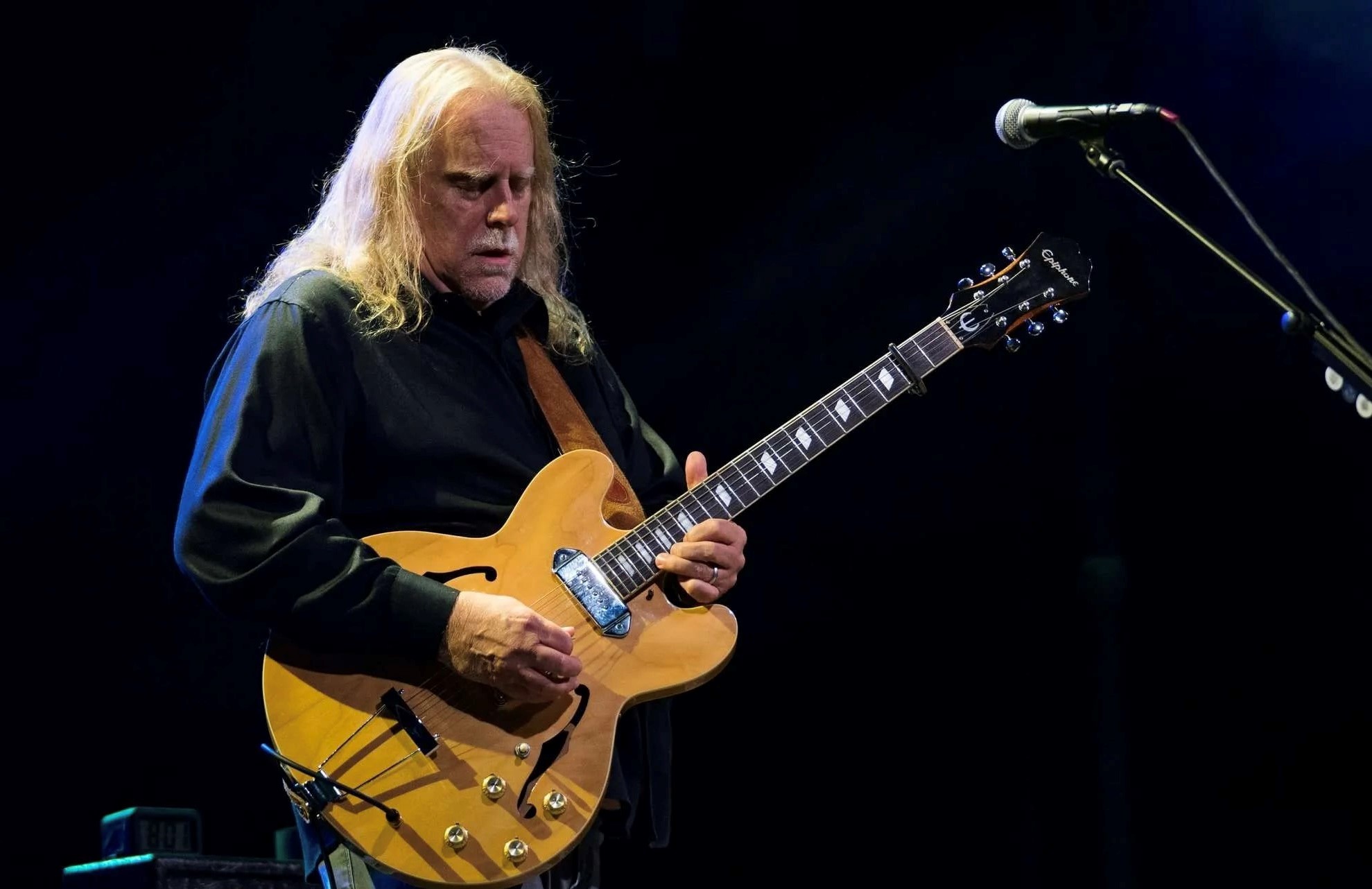 WARREN HAYNES Releases New Single You Ain t Above Me Off Forthcoming 